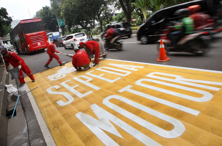Polwan akan Tilang Pelanggar Jalur Khusus Motor