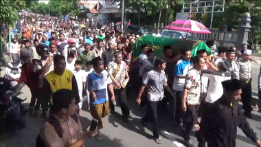 Pemakaman Guru Korban Penganiayaan Murid Dipadati Pelayat