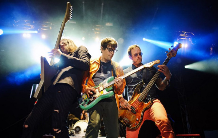 Weezer Segera Rilis The Black Album