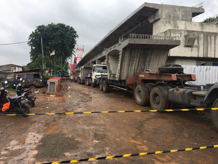 Warga Dengar Dentuman Keras dari Lokasi Proyek