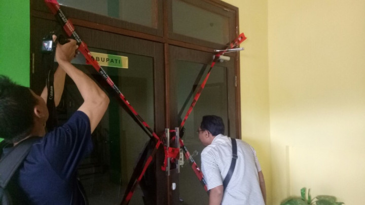 Ruang Kerja Bupati Jombang Disegel KPK