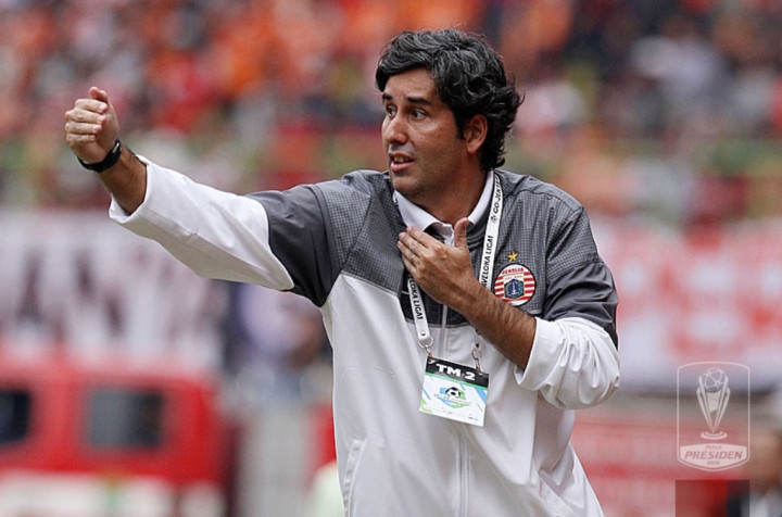 Teco Minta Persija Tidak Larut dalam Kegembiraan Berlebih