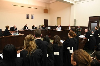 Tersangka Teror Paris Tolak Jawab Pertanyaan Hakim