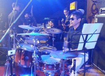 Meriahkan HPN, Gubernur Sumbar Menabuh Drum