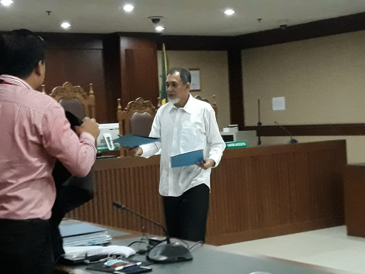 Nofel Mengakui Terima Uang