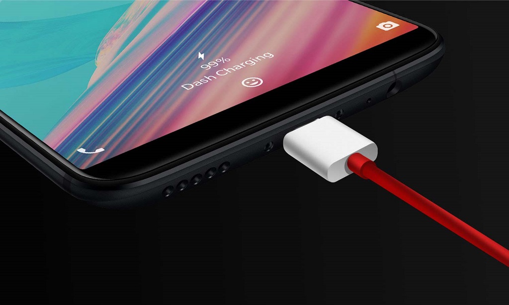 Kabel charger memiliki fungsi yang penting karena digunakan untuk proses pengisian daya atau baterai smartphone.