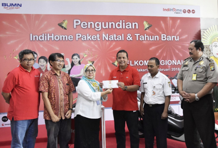 Telkom Bagikan 11 Sepeda Motor untuk Pelanggan IndiHome