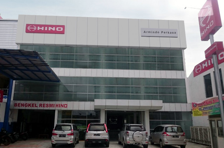 Hino Tancap Gas di Awal 2018