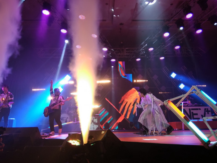 Tampil Bersama NEV+, Dea Dalila dan Sophia Latjuba Jadi 'Magnet' di LAFF 2018