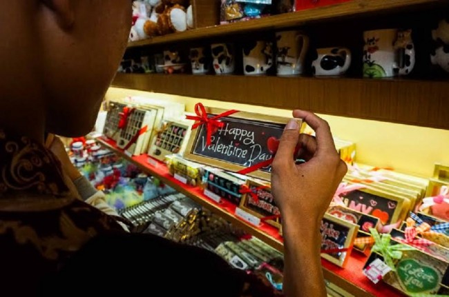 Bisnis Cokelat dan Bunga Laris Manis di Februari