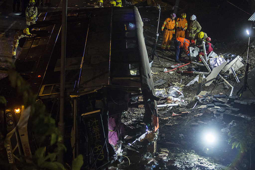 Polisi Hong Kong Selidiki Kecelakaan Bus Tewaskan 19 Orang