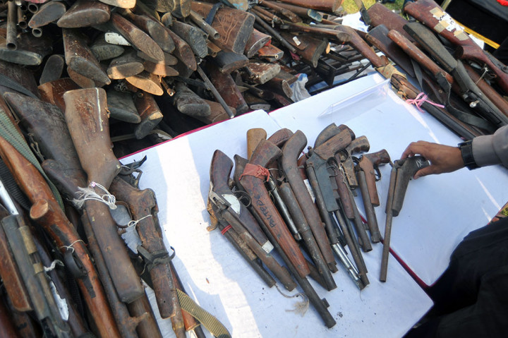 Polda Sumbar Musnahkan Ratusan Senjata Api Rakitan