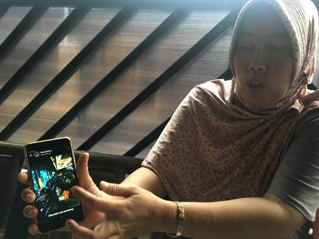 Karmila, 44, korban kecelakaan tanjakan Emen yang selamat menceritakan kronologis bus nahas yang dia tumpangi, Senin, 12 Februari 2018. Foto: Medcom.id/Farhan Dwitama