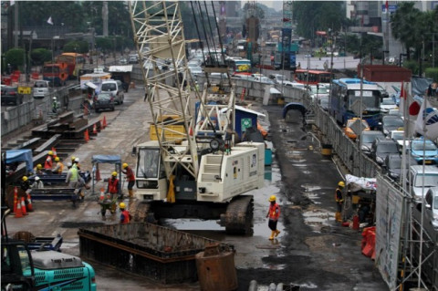 Proses pembangunan MRT. MI/Immanuel..