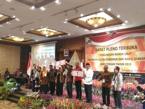 Suasana penentuan nomor urut Pilkada Jawa Tengah dalam rapat