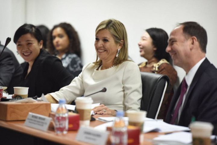 Ketika Ratu Belanda Kunjungi Kios Bakwan