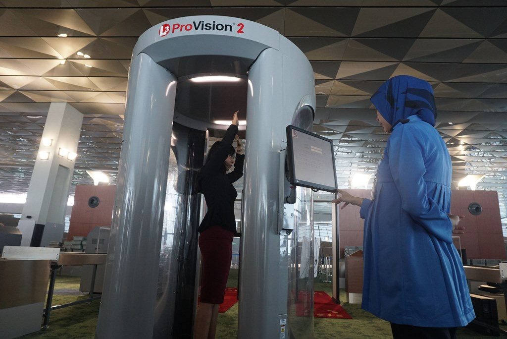 Ilustrasi pemeriksaan penumpang di Bandara Soekarno-Hatta. Foto: Antara/Fajrin Raharjo