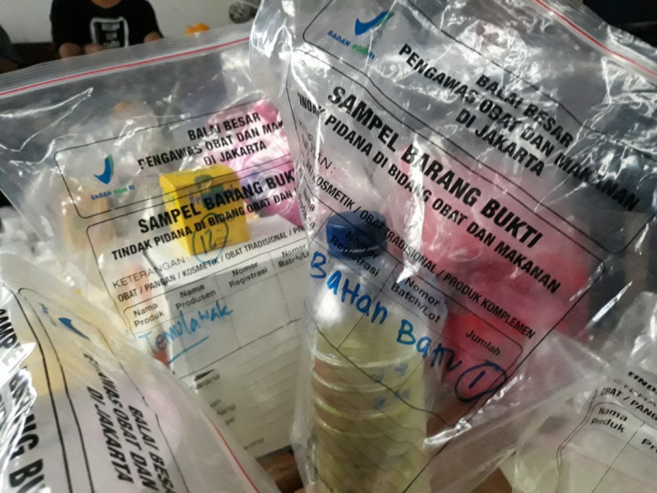 Pelaku Jual Kosmetik Ilegal ke Sejumlah Tempat