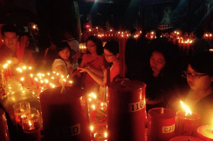 Klenteng Hok Lay Kiong Siapkan 600 Lilin untuk Berdoa di Malam Imlek