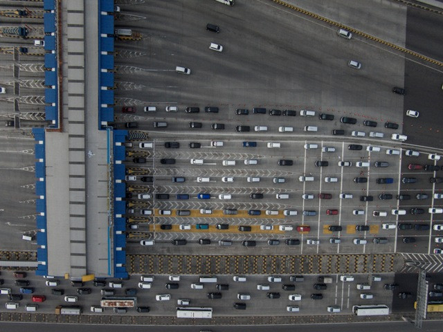 Lalin Arah Bandung Padat, Jasa Marga Berlakukan Contra Flow