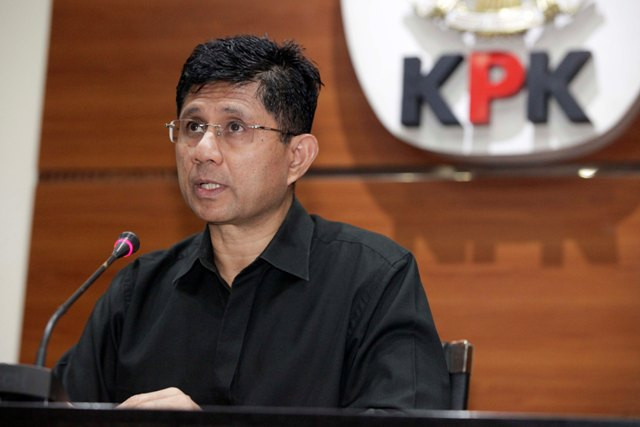 KPK Tahan Bupati Lampung Tengah