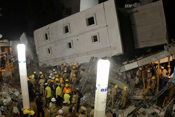 Gedung 5 Lantai Roboh, 3 Orang Tewas