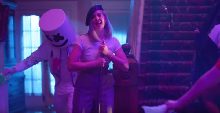Makna Friends, Singel Kolaborasi Anne Marie dan Marshmello