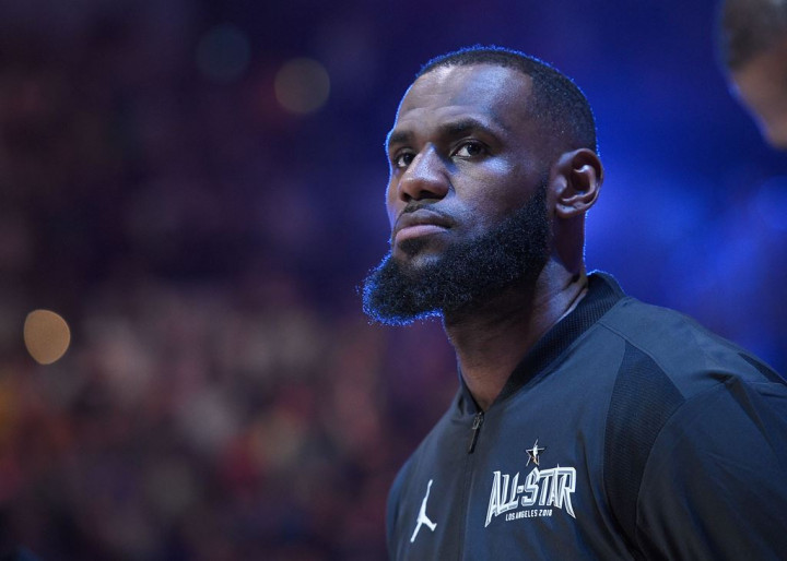 Tim LeBron James Menang Dramatis atas Tim Stephen Curry