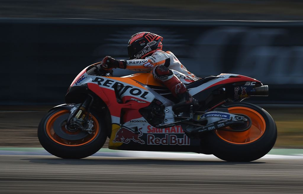 Pembalap Repsol Honda sedang mengikuti tes pramusim. (Foto: 