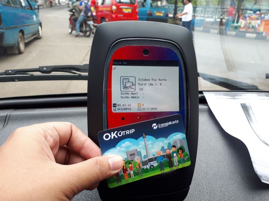 Alat pembayaran Ok Otrip. Foto: Medcom.id/Faisal Abdalla.