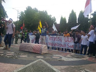 Aksi Tolak UU MD3 di Sumenep Ricuh