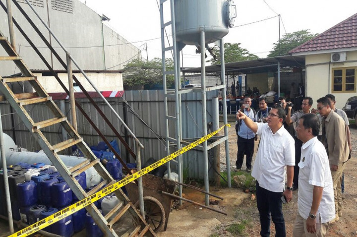 Pabrik Solar Palsu Digerebek di Kabupaten Tangerang