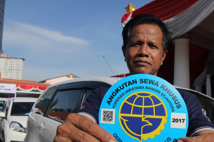 Taksi Online Wajib Mengurus Izin Walau Razia Dihentikan