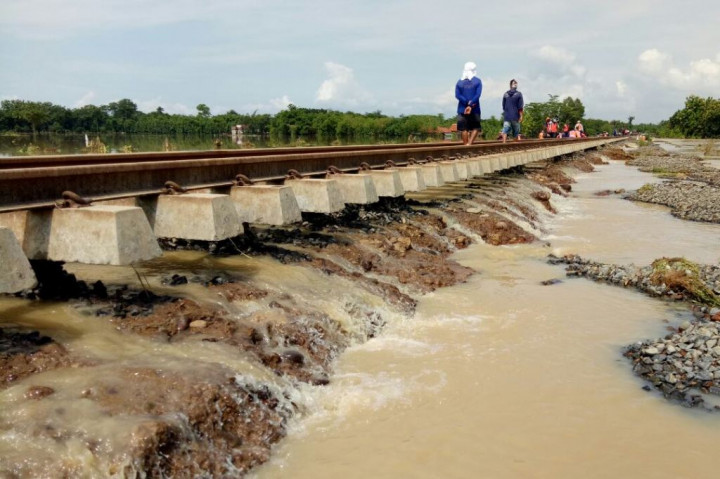 Banjir Cirebon tak Ganggu Aktivitas KA ke Bandung