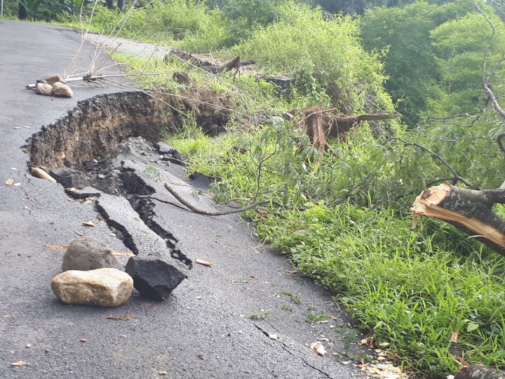 Tanah Bergerak, Belasan Rumah di Majalengka Terancam Ambruk