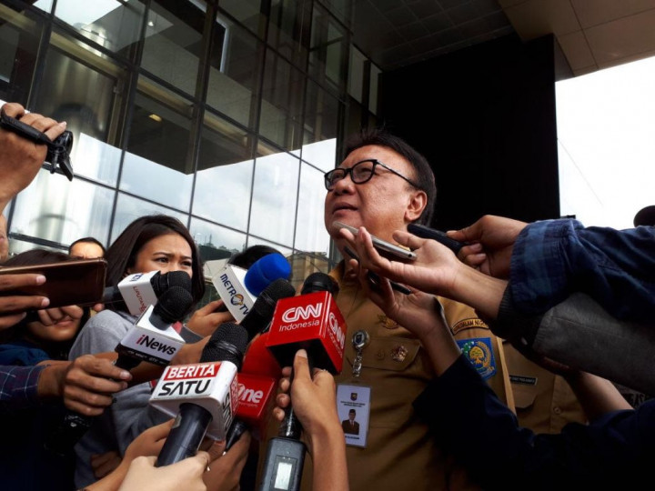 Mendagri Tunggu Proses Hukum KPK Berhentikan Zumi Zola