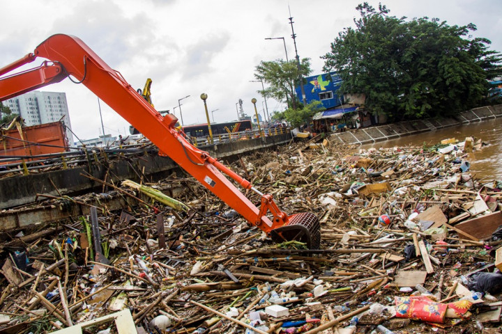 Sandi Ingin Pengelolaan Limbah DKI Mencontoh Jepang
