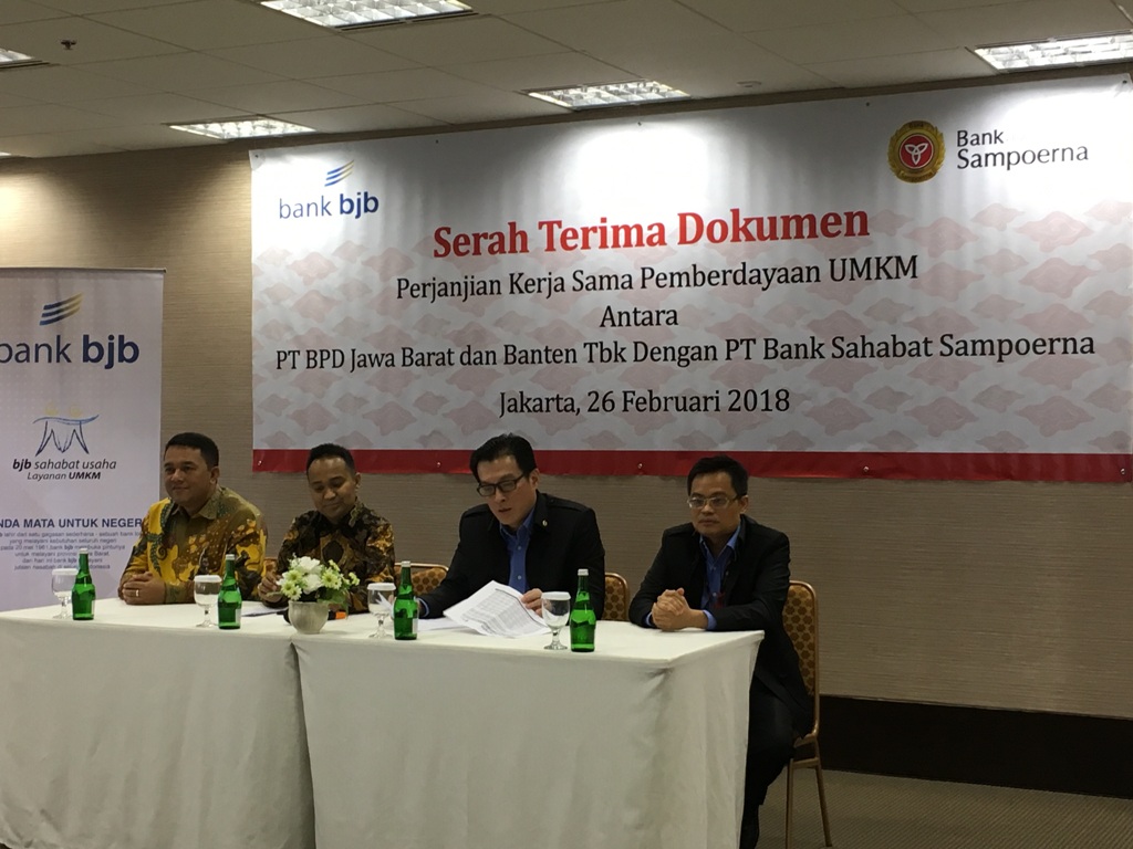 Gaet Bank Sampoerna, BJB Salurkan Kredit Rp1 Triliun ke UMKM. (FOTO: Medcom.id/Dian Ihsan)