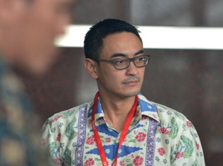 KPK Segera Tahan Zumi Zola