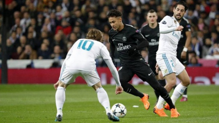 Terkonfirmasi, Neymar Cedera Retak Pergelangan Kaki