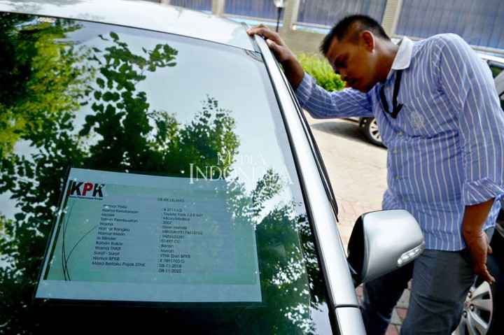 Empat Mobil Mewah Sitaan KPK Dilelang, Harga di Bawah Pasaran