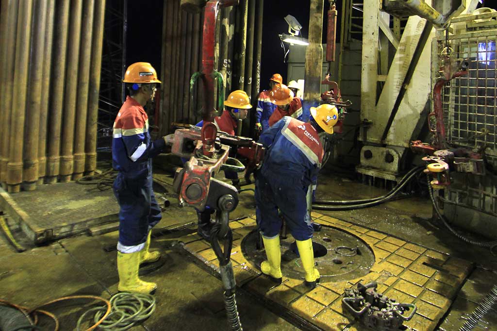 Menembus Bumi Menjemput Energi