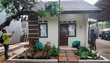 Kata Anies soal Batalnya <i>Groundbreaking</i> Rumah DP Rp0