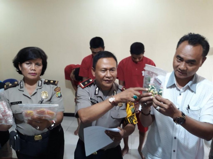 Jual Tramadol dan Eximer Toko Obat di Bekasi Timur Digerebek Polisi