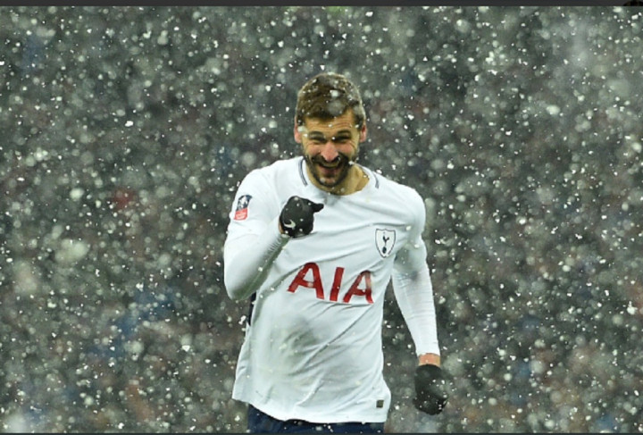 Fernando Llorente Hattrick, Tottenham ke Perempat Final