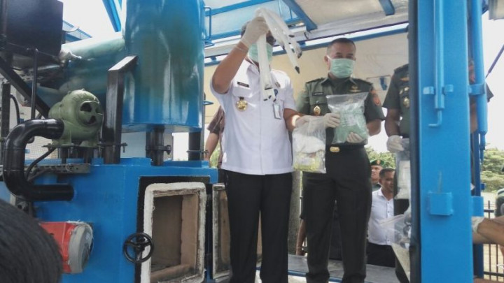 BNN Kepri Musnahkan 39.804 Butir Ekstasi dan 7 Kg Sabu