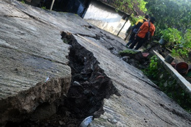 200 Warga Direlokasi Akibat Tanah Bergerak