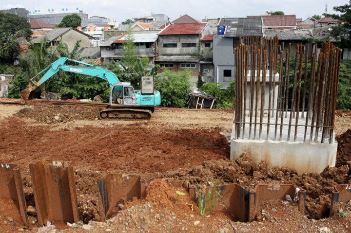 Proyek Double-double Track Jakarta Tertutup