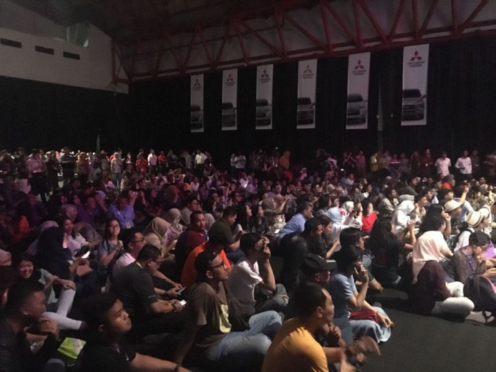 Antusiasme Penonton Saksikan Penampilan 'Band Kabinet Jokowi'