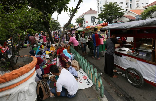 Sandi Bikin PKL Kota Tua Cemburu